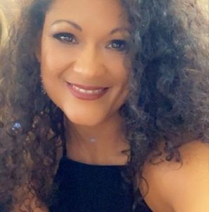 Meet your Posher, Alma